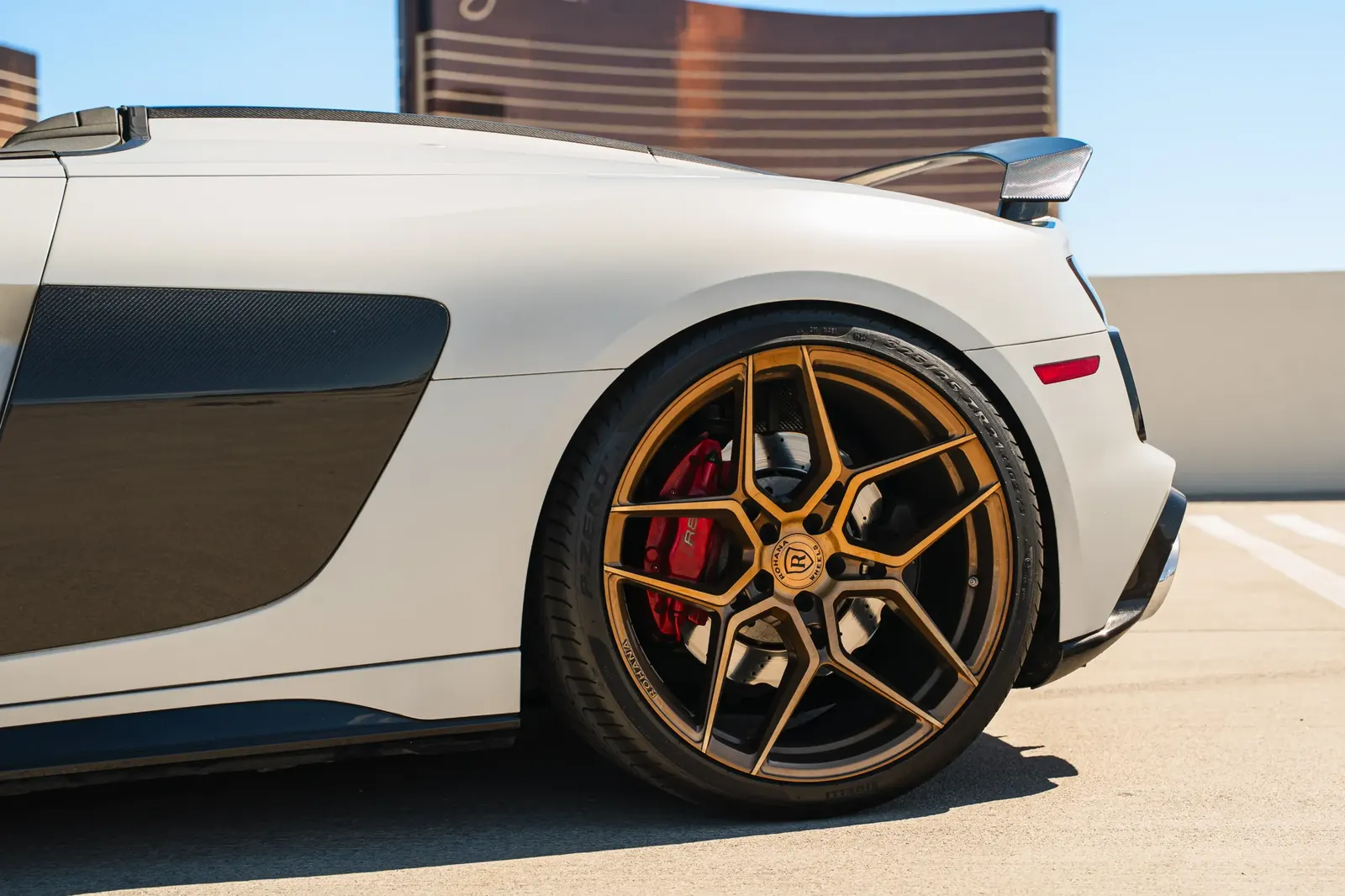 Audi R8 Spyder — photo 4