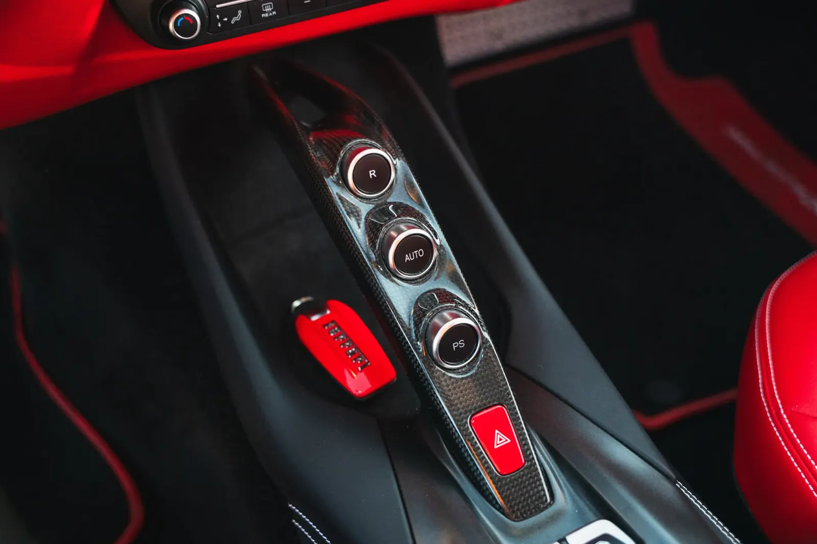 Ferrari 812 Superfast — photo 4