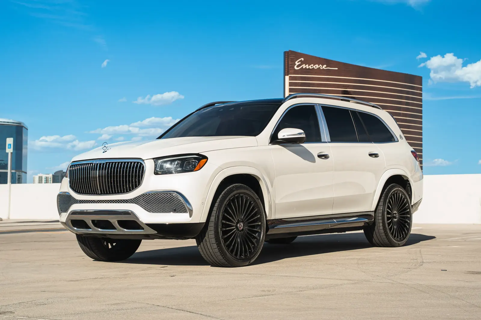 Mercedes Maybach GLS 600 — photo 3