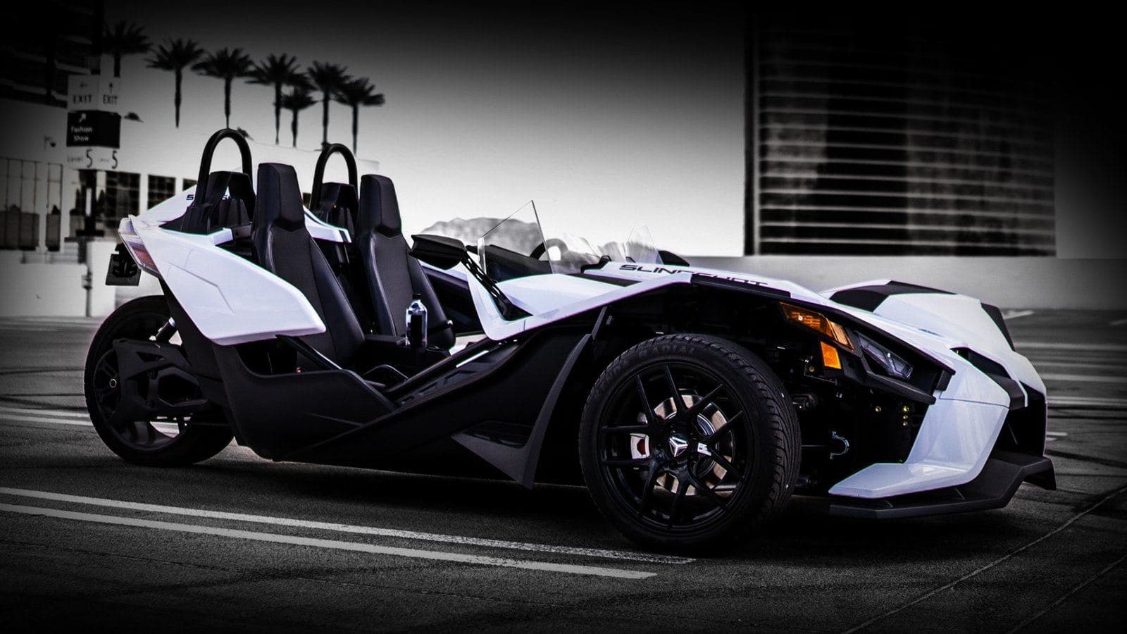 2-Seater Polaris Slingshot (Automatic) — photo 5
